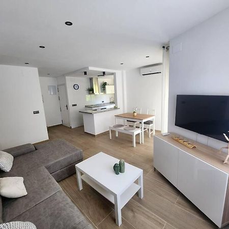 Piso Acogedor En Malagaアパートメント エクステリア 写真