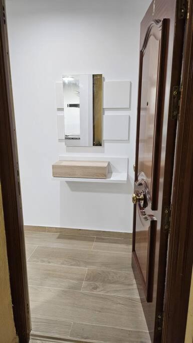 Piso Acogedor En Malagaアパートメント エクステリア 写真